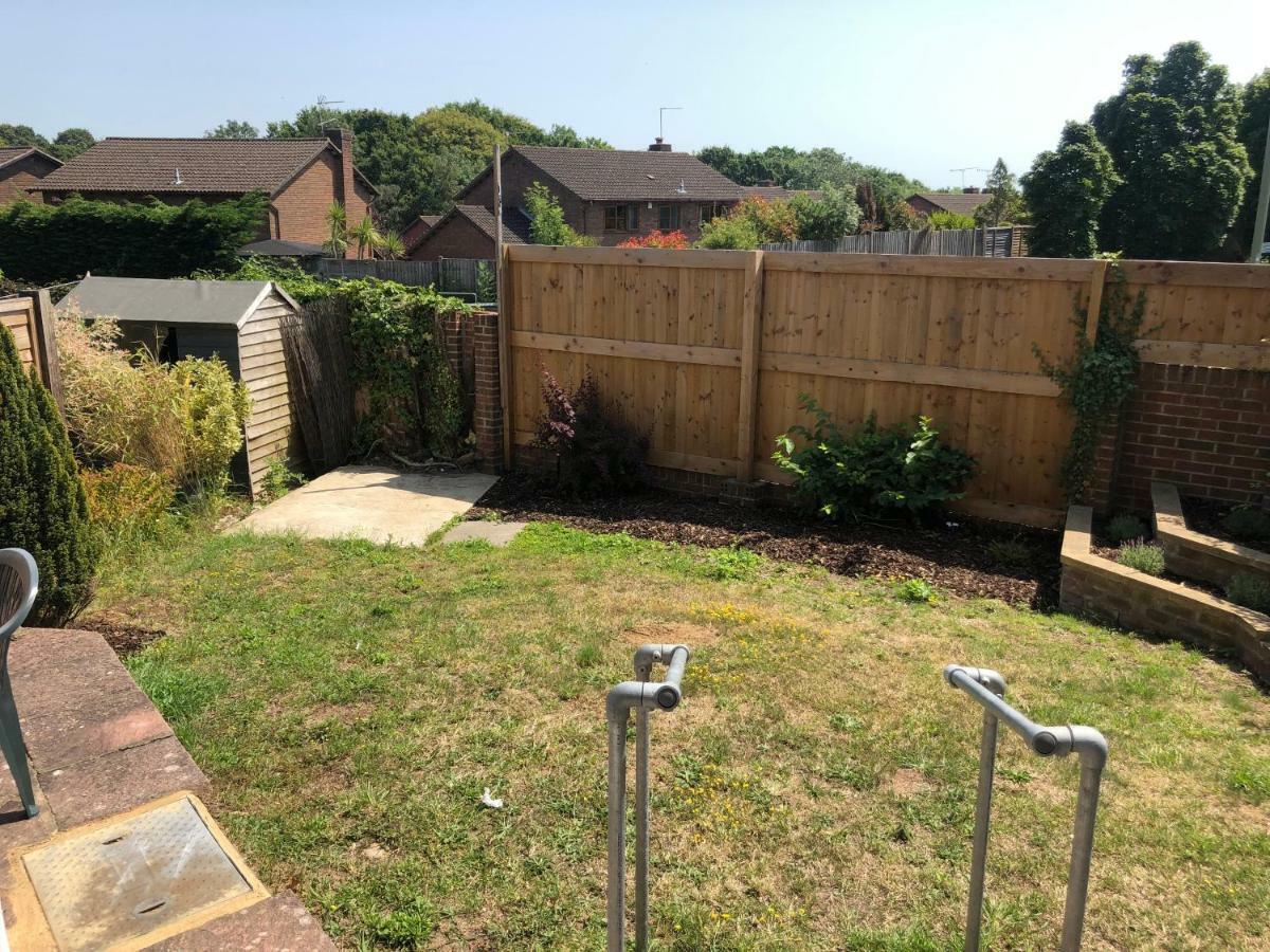 Home-From-Home - Self Catering Garden Apartment, Waterlooville Exterior photo